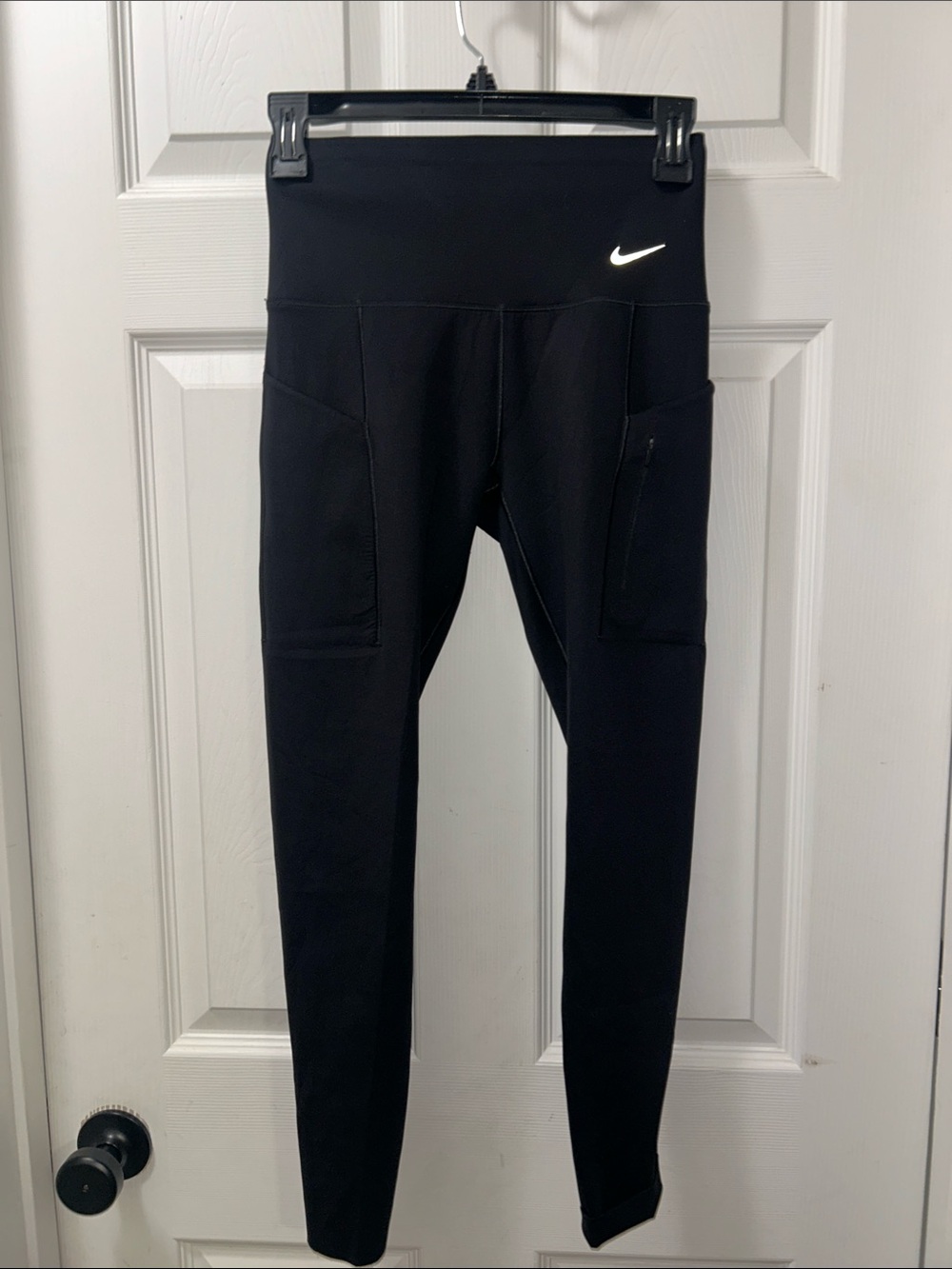 Nike Black Girls' Leggings with Side Pockets and Swoosh